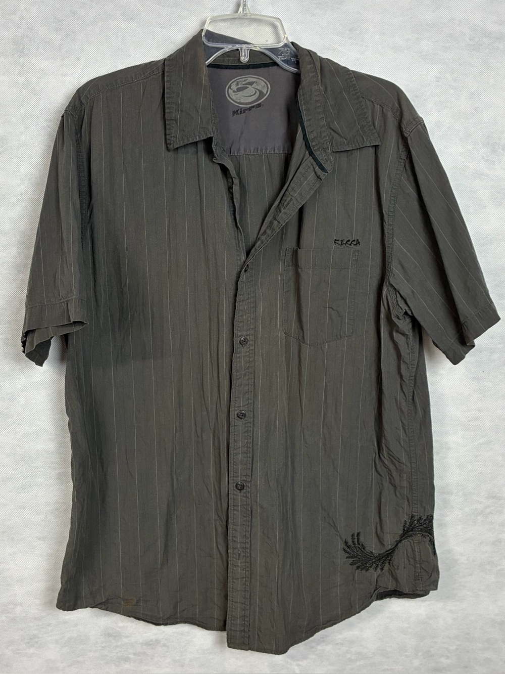 Kirra Shirt Men’s Large Gray Button Up SS Logo Embroidered Surf Skate Y2K Flaw